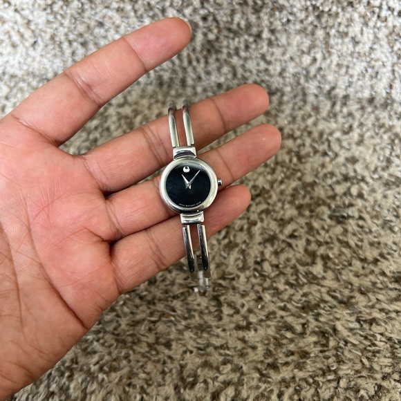 Movado Museum bangle bracelet women’s silver watch with black face - Picture 10 of 10